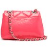 bolsa-tiracolo-rosa-couro-verniz-mizz-pequena-50023-arezzo-3