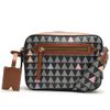 bolsa-tiracolo-media-lili-triangle-preta-50010-schutz-1 bolsa-tiracolo-media-lili-triangle-preta-50010-schutz-1