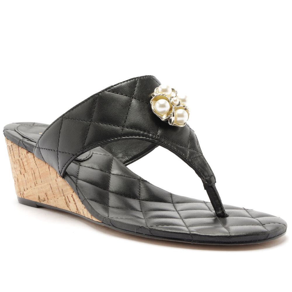 sandalia-preta-couro-salto-anabela-matelasse-13118-arezzo-1 sandalia-preta-couro-salto-anabela-matelasse-13118-arezzo-1