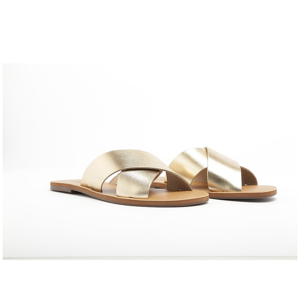 sandalia-rasteira-dourada-tiras-cruzadas-c3001-anacapri-1 sandalia-rasteira-dourada-tiras-cruzadas-c3001-anacapri-1