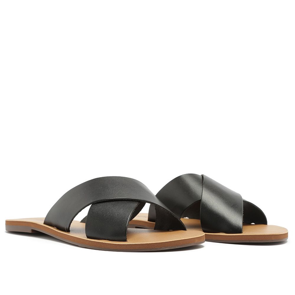 sandalia-rasteira-preta-tiras-cruzadas-anacapri-1 sandalia-rasteira-preta-tiras-cruzadas-anacapri-1