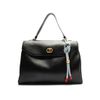 bolsa-arezzo-satchel-preta-couro-grande-bag-charm-no-a5001-1