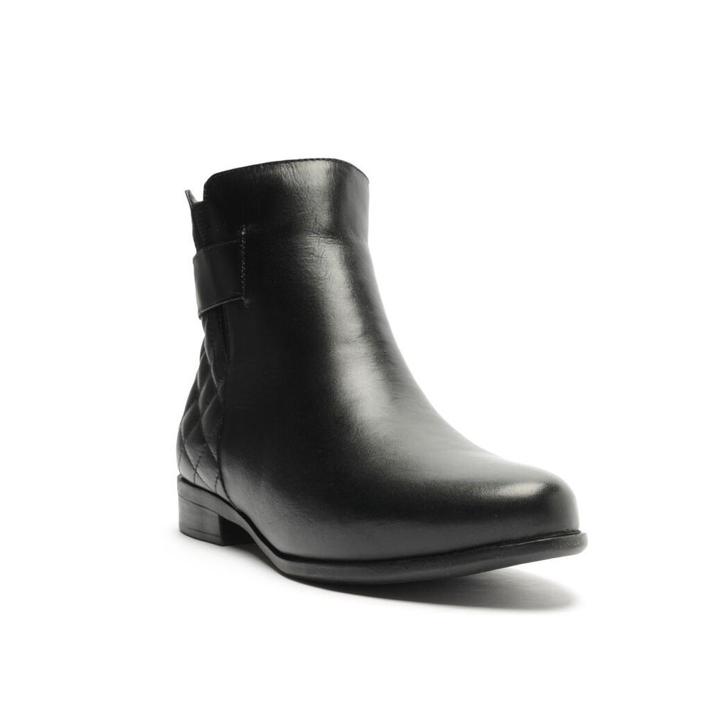 bota-arezzo-preta-couro-cano-curto-matelasse-10693-1 bota-arezzo-preta-couro-cano-curto-matelasse-10693-1