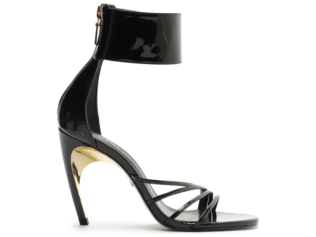 sandalia-schutz-curve-heels-preta-verniz-1