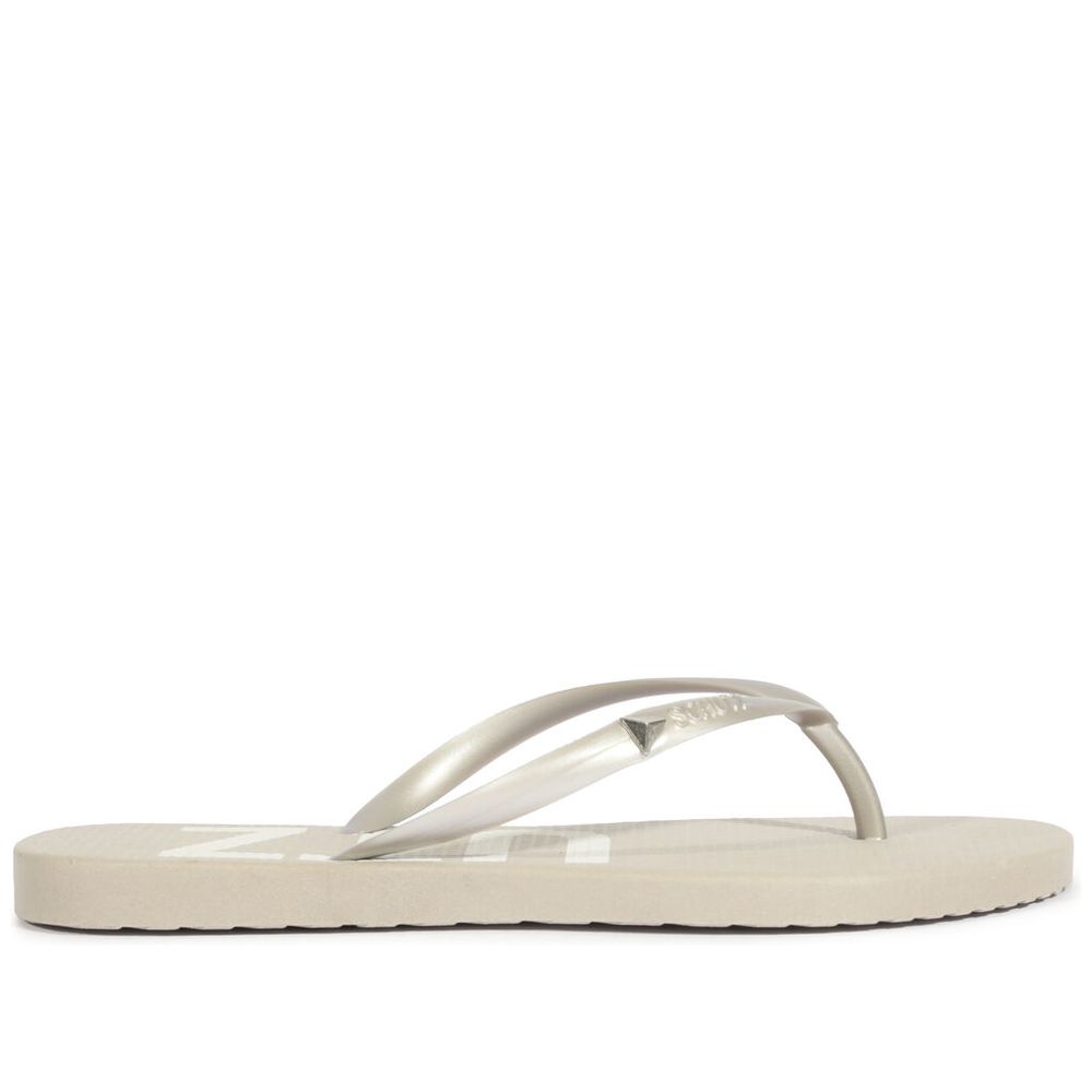 chinelo-schutz-injetada-prateada-tiras-1 chinelo-schutz-injetada-prateada-tiras-1
