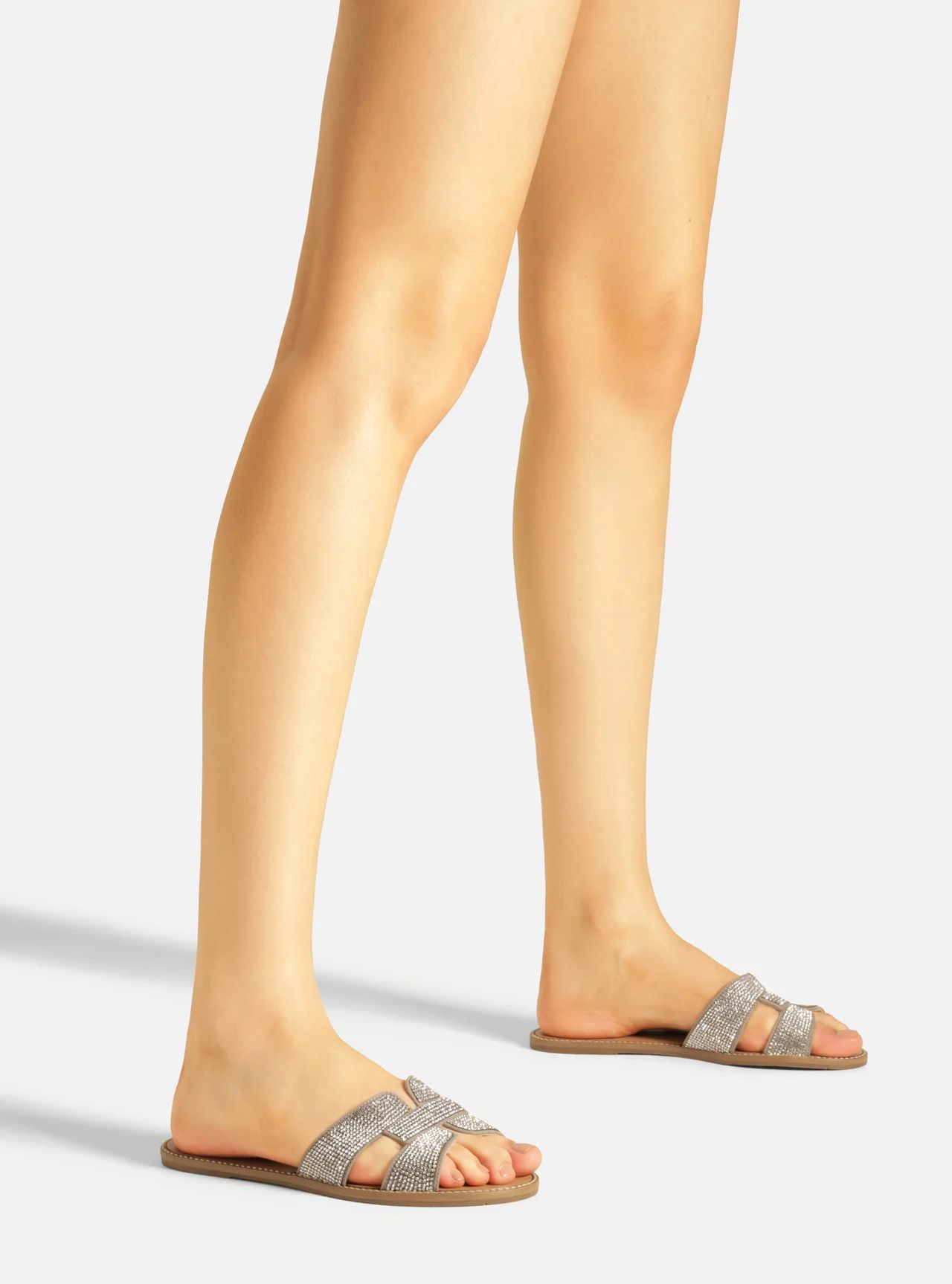 sandalia-arezzo-rasteira-camurca-prata-strass-tira-vazada-2