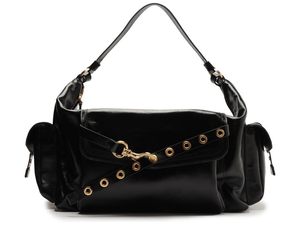 bolsa-arezzo-hobo-grande-preta-ferragens-50018-1