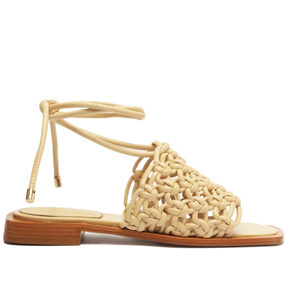 sandalia-schutz-rasteira-trancada-natural-amarracao-1 sandalia-schutz-rasteira-trancada-natural-amarracao-1