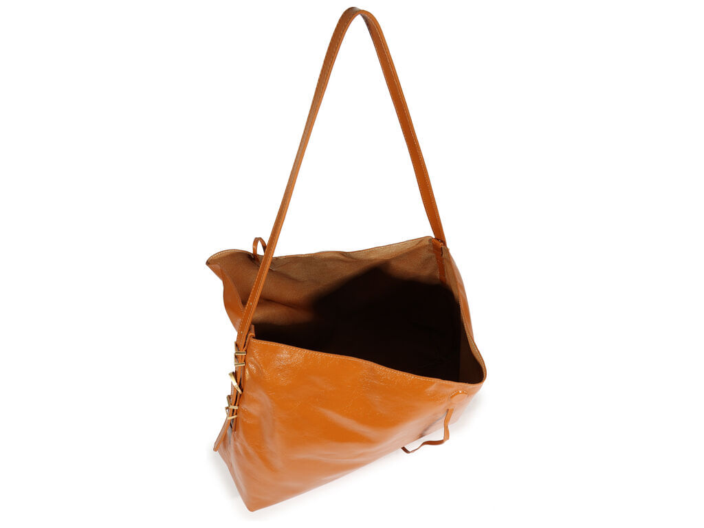 bolsa-schutz-hobo-couro-caramelo-media-2