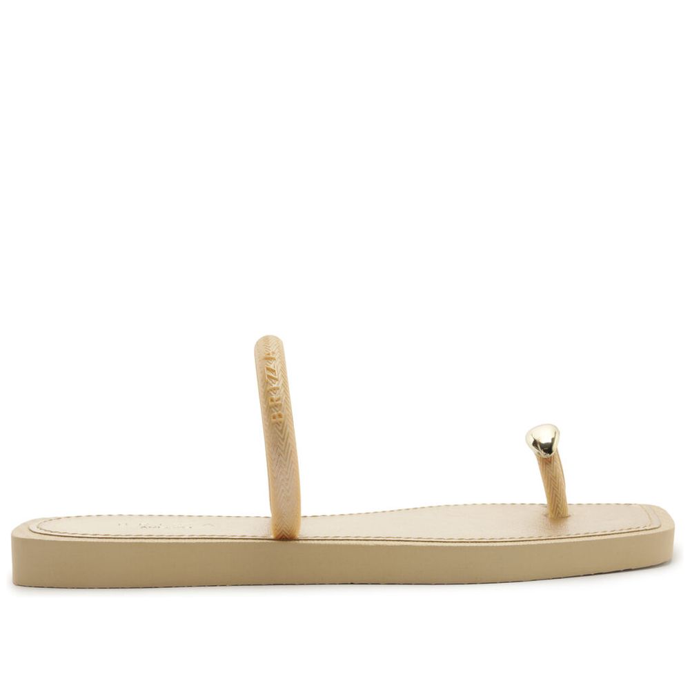 sandalia-brizza-rasteira-dourada-cintilante-dedeira-1 sandalia-brizza-rasteira-dourada-cintilante-dedeira-1