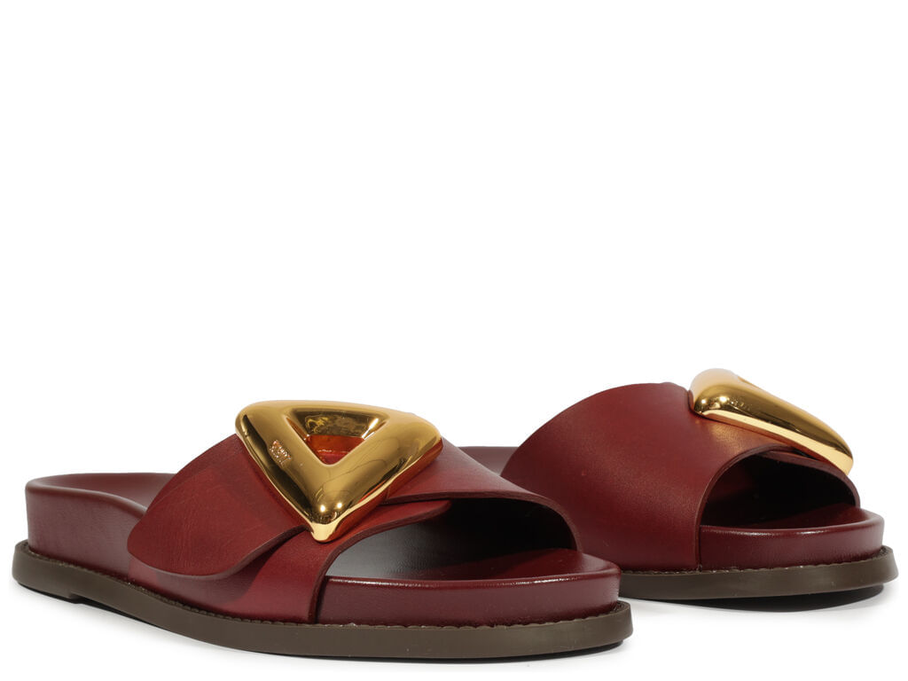 sandalia-schutz-papete-couro-vinho-detalhe-dourado-2