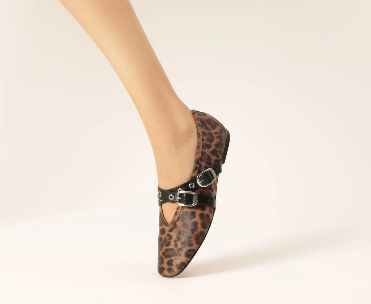 sapatilha-anacapri-tira-dupla-fivelas-megan-animal-print-2