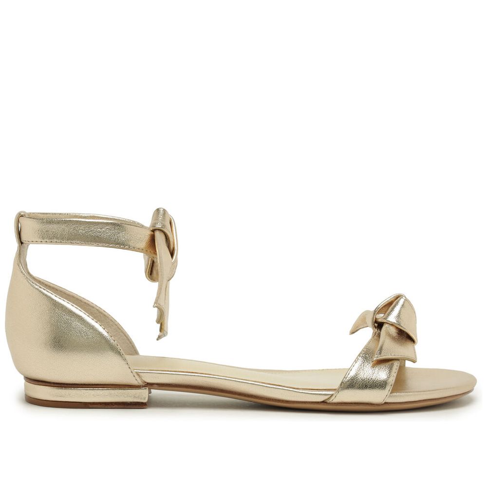 sandalia-alexandre-birman-clarita-flat-15-metal-golden-laco-1