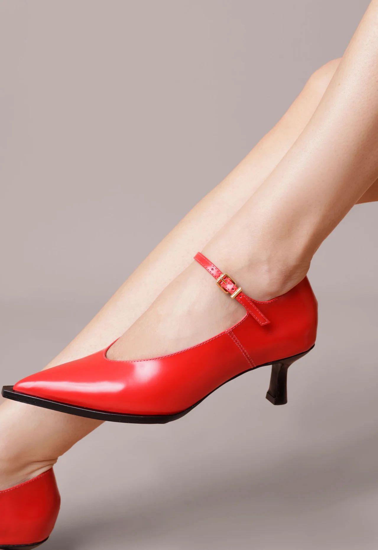 scarpin-vicenza-madeline-vermelho-couro-salto-alto-2