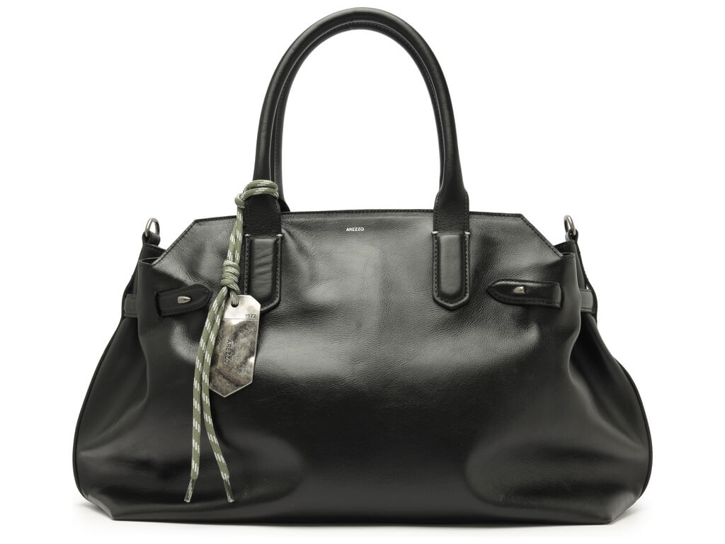 bolsa-arezzo-tote-preta-couro-grande-bag-charm-metal-1