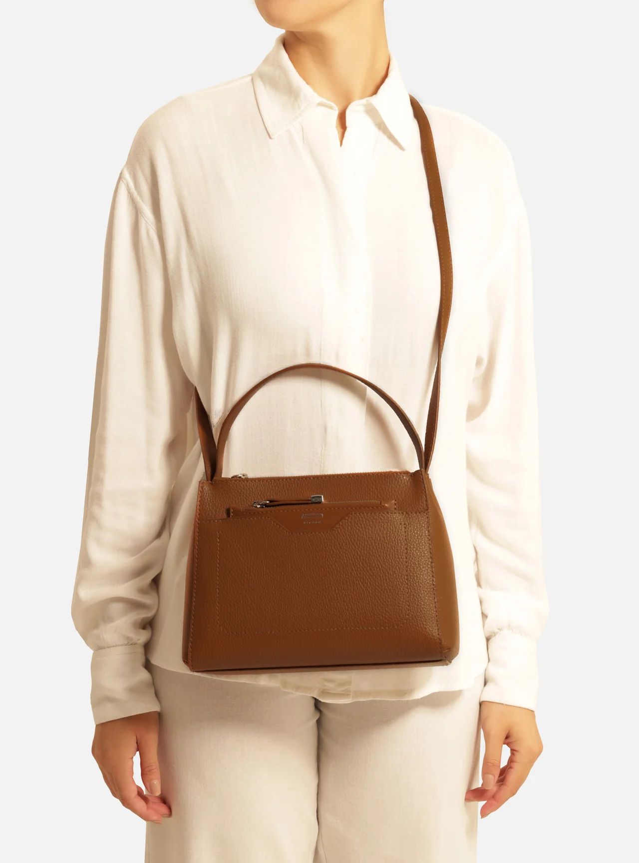 bolsa-arezzo-tote-caramelo-emilly-media-2