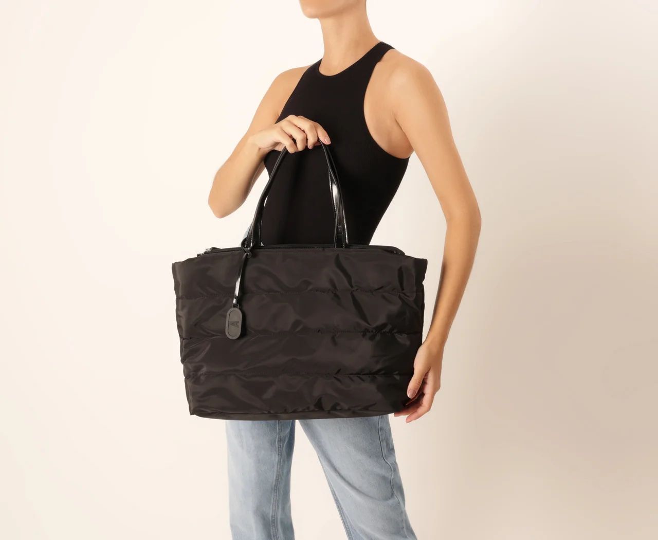 bolsa-anacapri-shopping-grande-nylon-fluffy-preta-2
