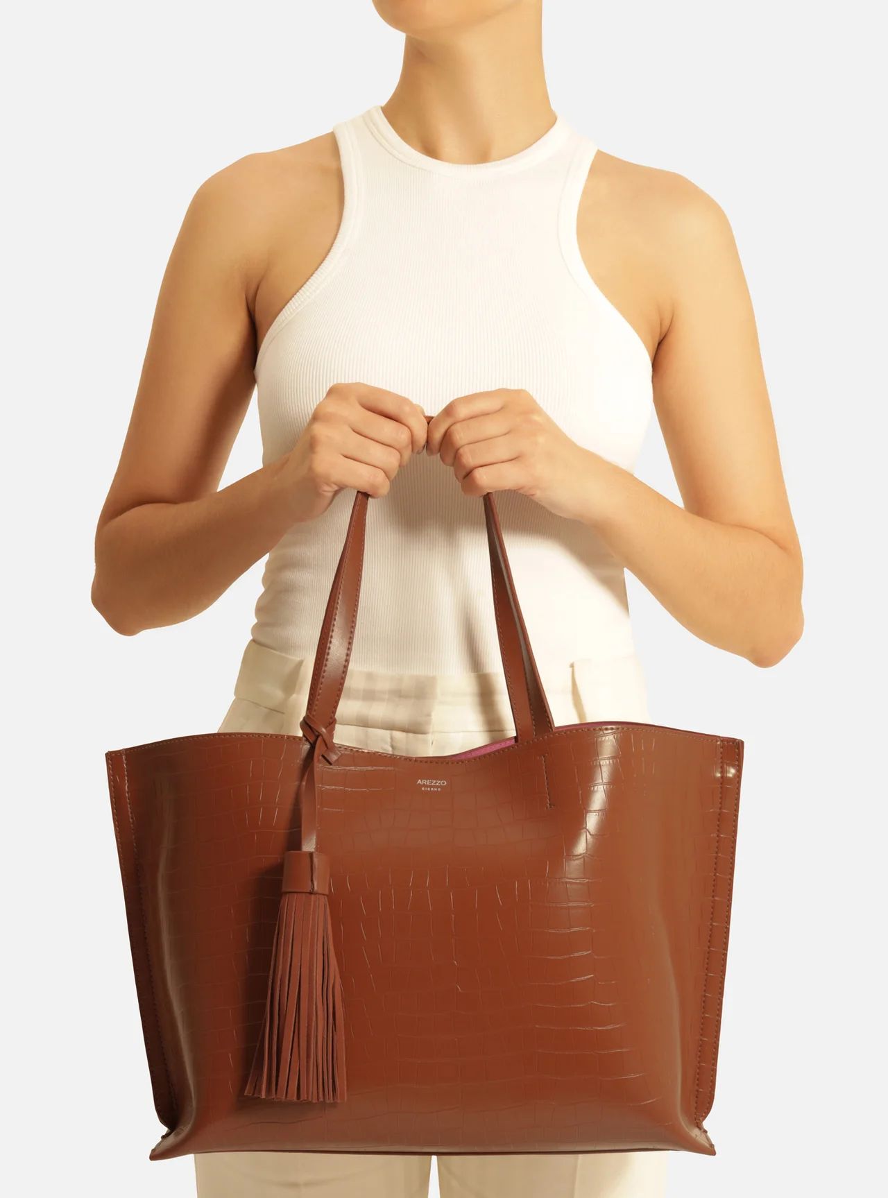 bolsa-arezzo-shopping-marrom-croco-grande-barbicacho-2