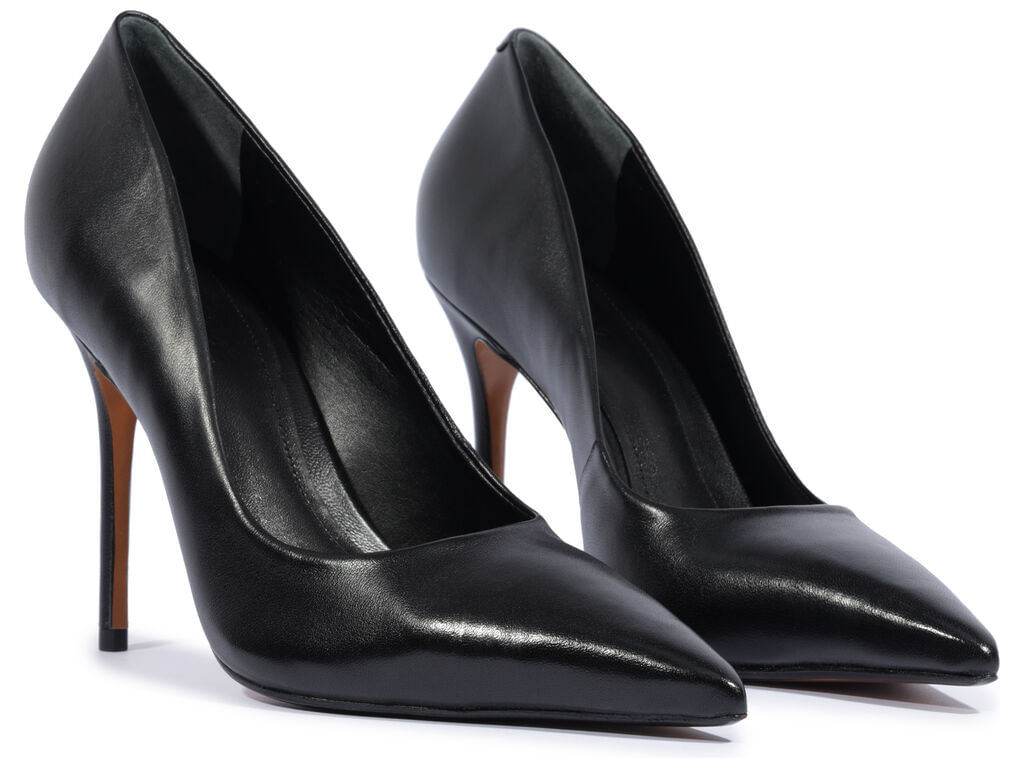 scarpin-schutz-preto-couro-salto-fino-bico-fino-2