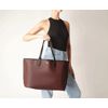 bolsa-anacapri-shopping-grande-reversivel-marrom-escuro-3