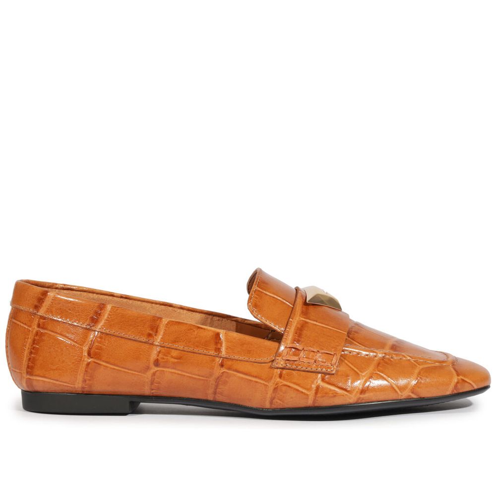 mocassim-schutz-caramelo-com-textura-croco-1