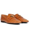 mocassim-schutz-caramelo-com-textura-croco-2