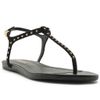 sandalia-arezzo-rasteira-preta-tira-t-e-tachas-douradas--2