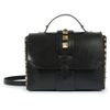 bolsa-schutz-preta-tote-media-tachas-douradas-1