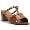 sandalia-arezzo-salto-bloco-couro-caramelo-tachas-douradas-2