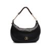 bolsa-arezzo-hobo-preta-couro-grande-corrente-dourada-1