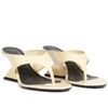 sandalia-schutz-verniz-off-white-salto-escultural-2