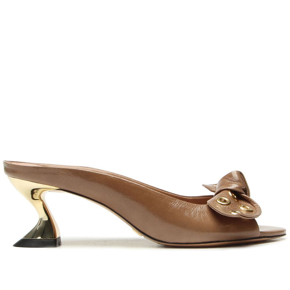 tamanco-vicenza-lorena-marrom-couro-salto-medio-laco-com-ilhos-1