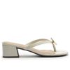 sandalia-anacapri-off-white-salto-baixo-detalhe-dourado-1