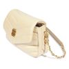 bolsa-schutz-matelasse-couro-off-white-pequena-corrente-dourada-2