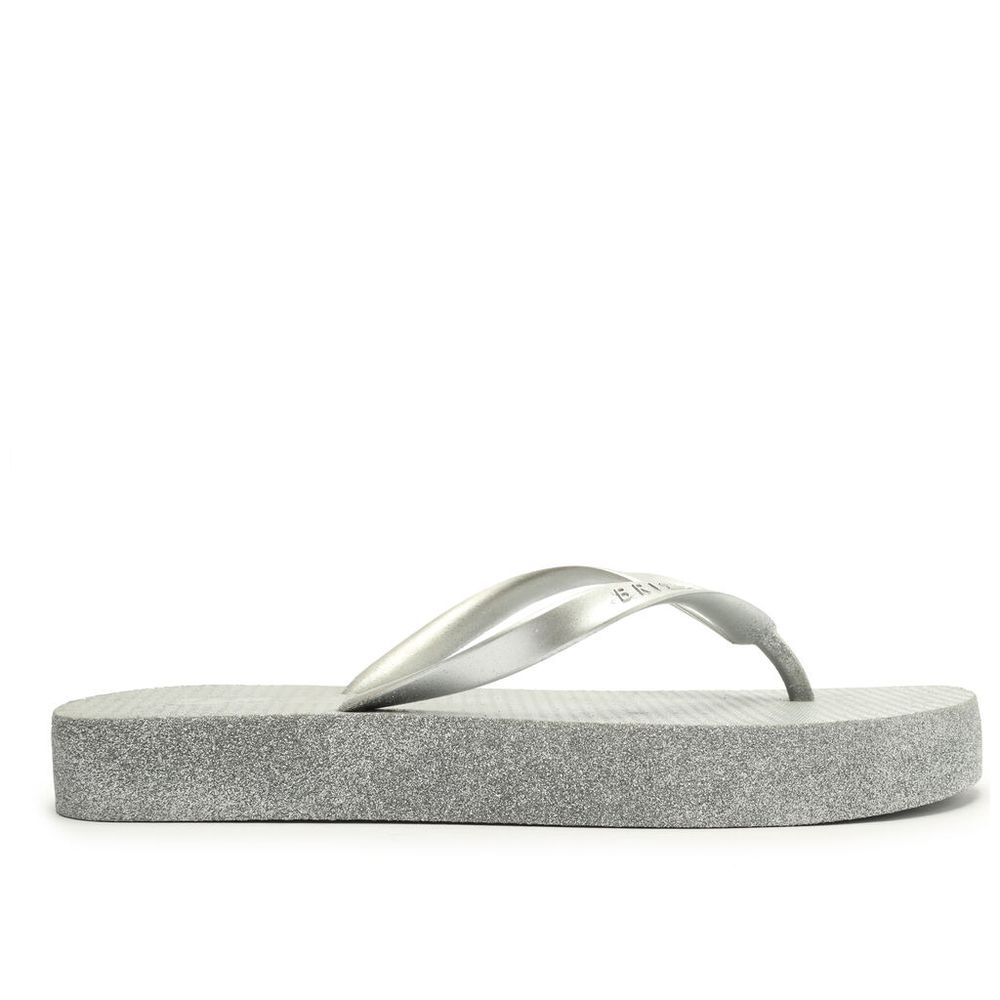 chinelo-de-dedo-arezzo-prateado-brilho-flatform-brizza-1 chinelo-de-dedo-arezzo-prateado-brilho-flatform-brizza-1