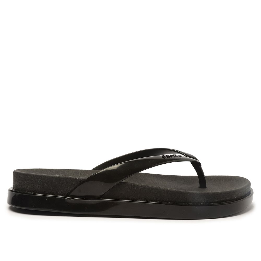 sandalia-arezzo-rasteira-tira-injetada-preta-jelly-brizza-1 sandalia-arezzo-rasteira-tira-injetada-preta-jelly-brizza-1