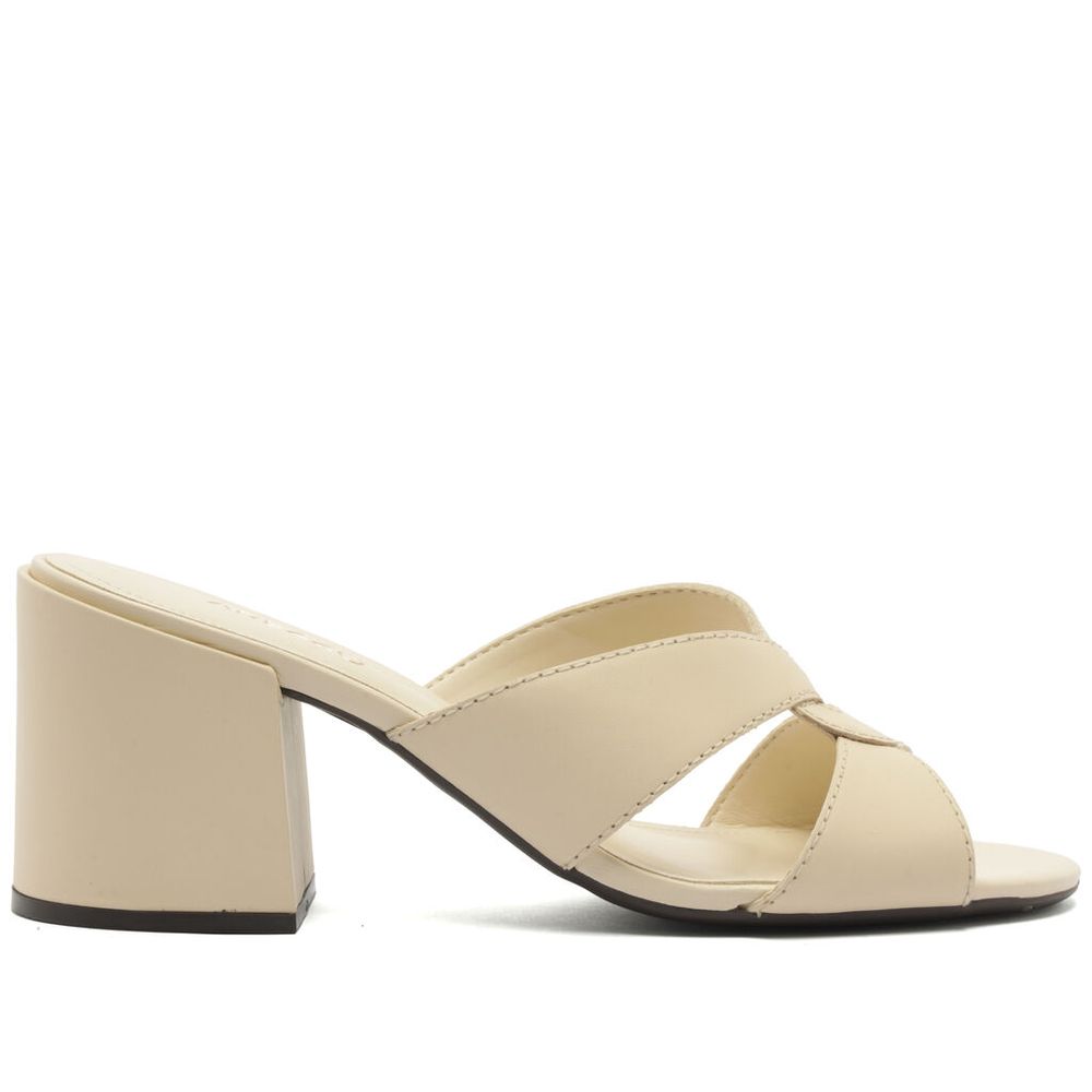 sandalia-arezzo-off-white-couro-tiras-cruzadas-salto-bloco-1