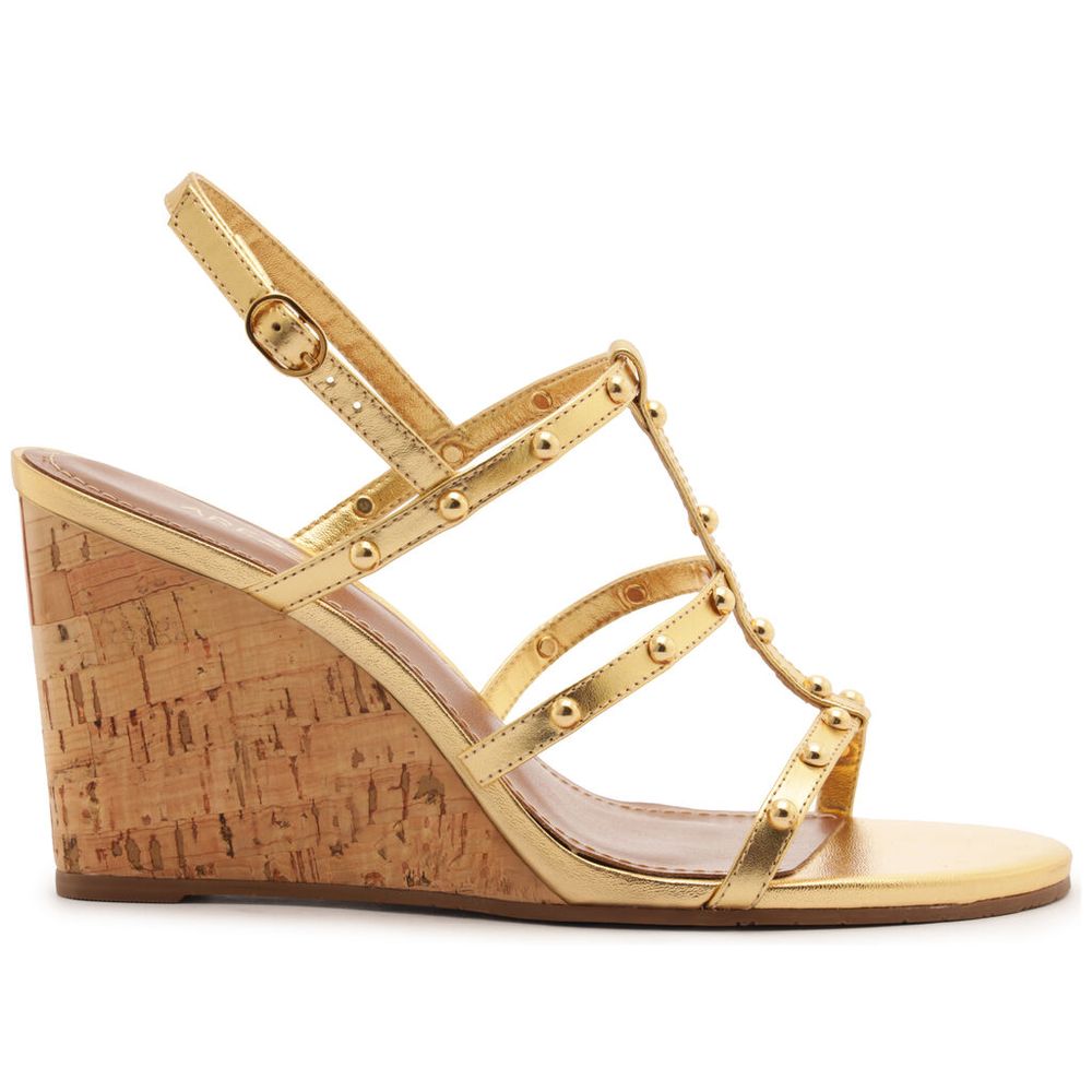 sandalia-arezzo-dourada-couro-anabela-cortica-tiras-com-tachas-1