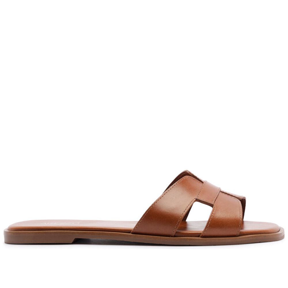 sandalia-arezzo-rasteira-marrom-couro-tira-vazada-1