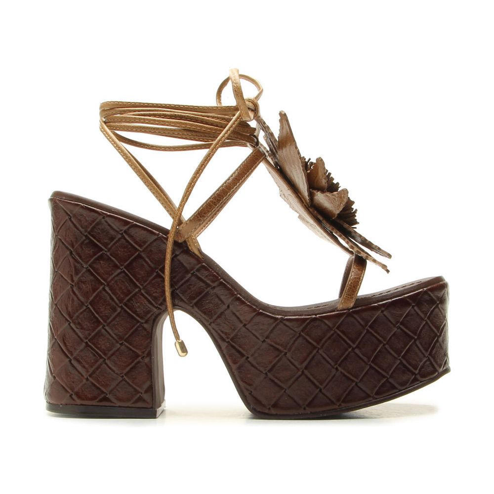 sandalia-vicenza-plataforma-couro-trancado-flor-1