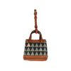 bag-charm-schutz-triangle-tote-sela-p-bolsa-chaveiro-1