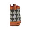 bag-charm-schutz-triangle-tote-sela-p-bolsa-chaveiro-2