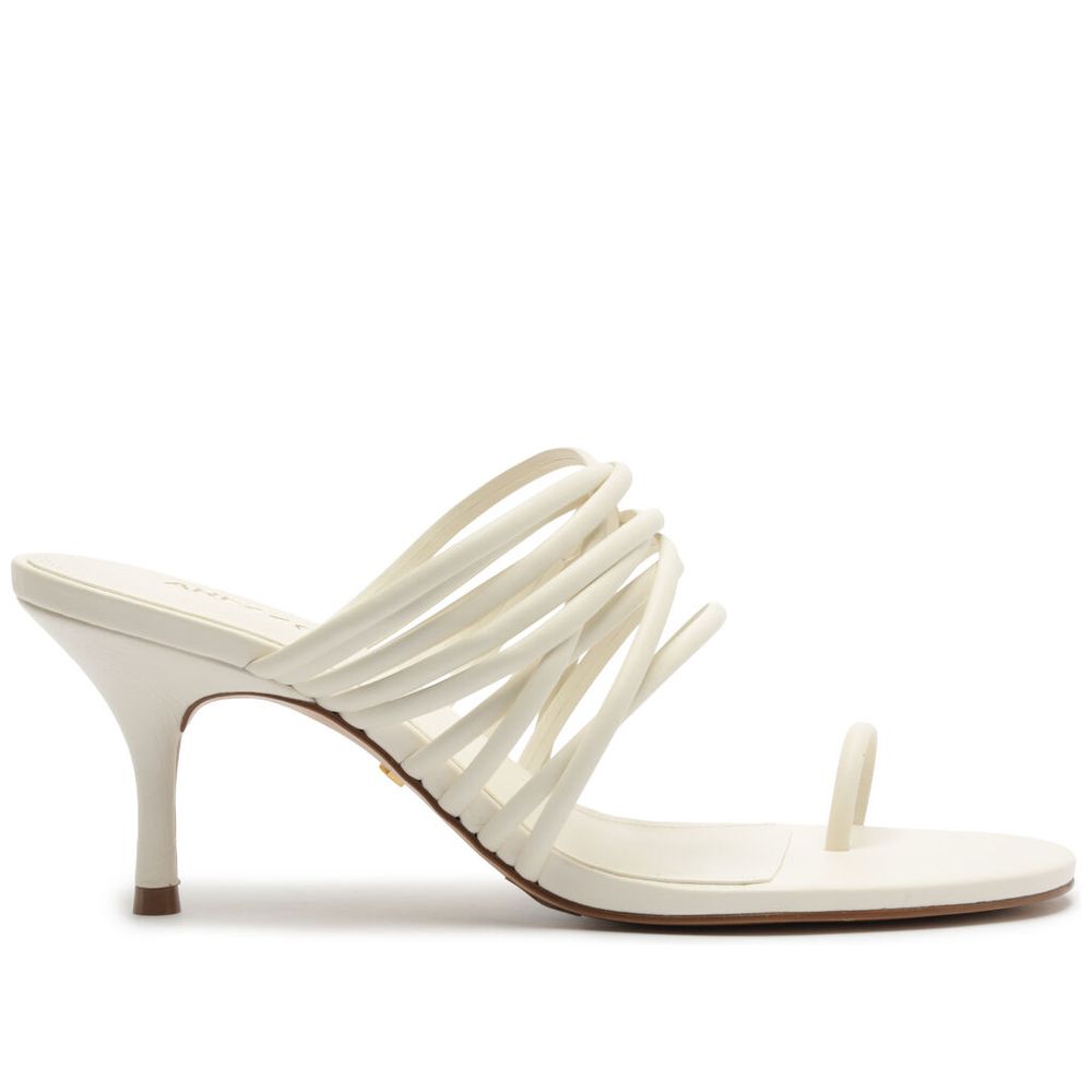sandalia-arezzo-off-white-salto-fino-multi-tiras-dedeira-1