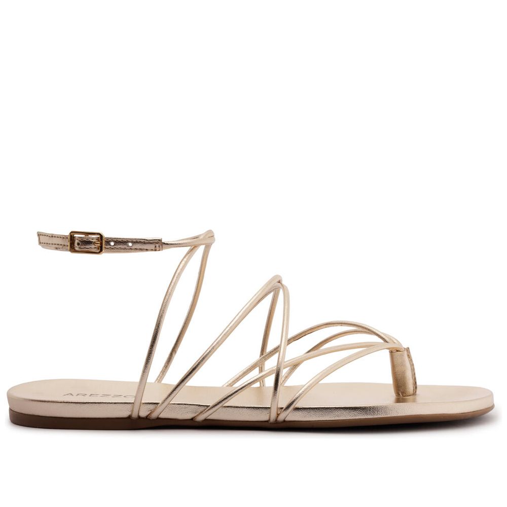 sandalia-arezzo-rasteira-dourada-tiras-finas-cruzadas-1
