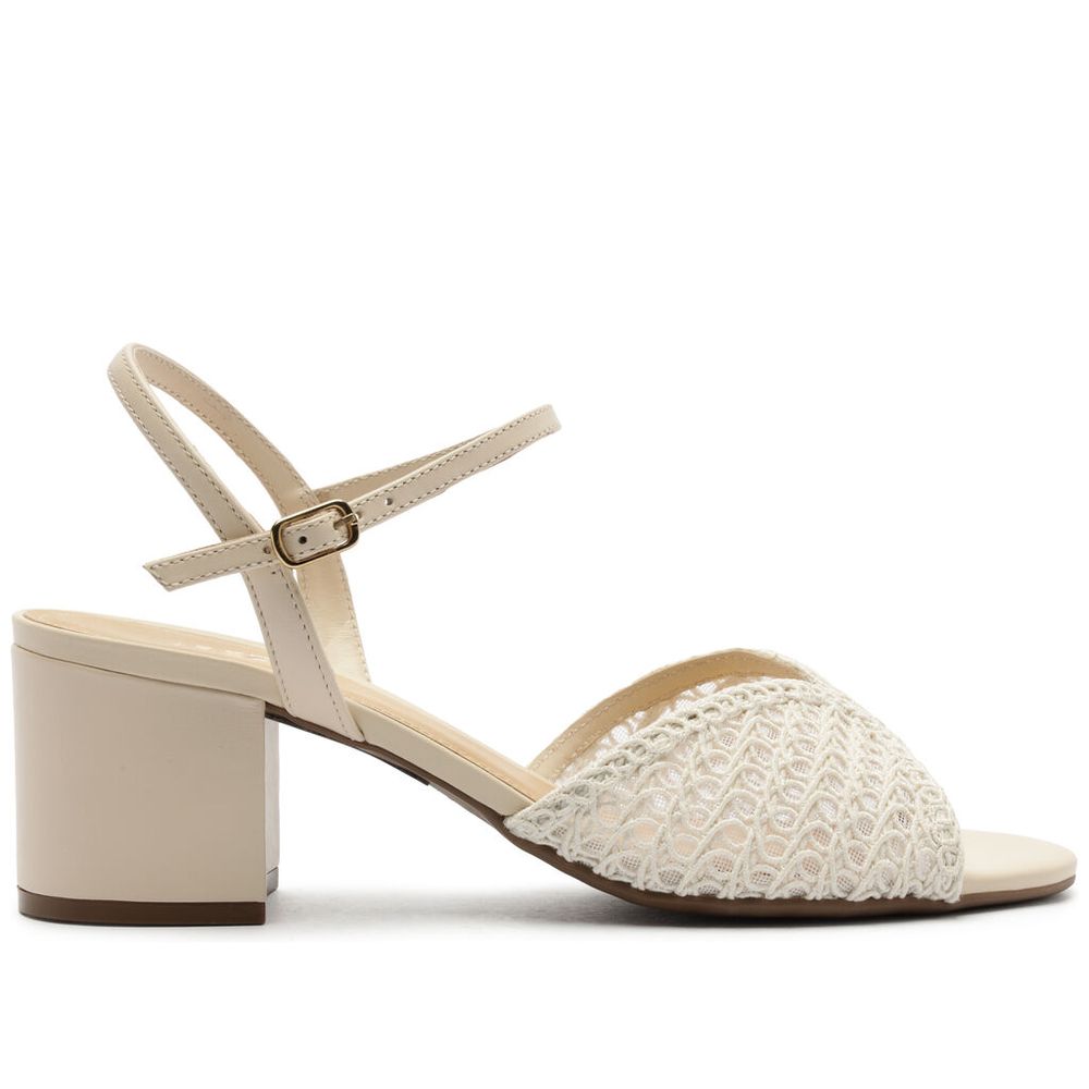 sandalia-arezzo-off-white-salto-medio-tiras-bordado-1 sandalia-arezzo-off-white-salto-medio-tiras-bordado-1