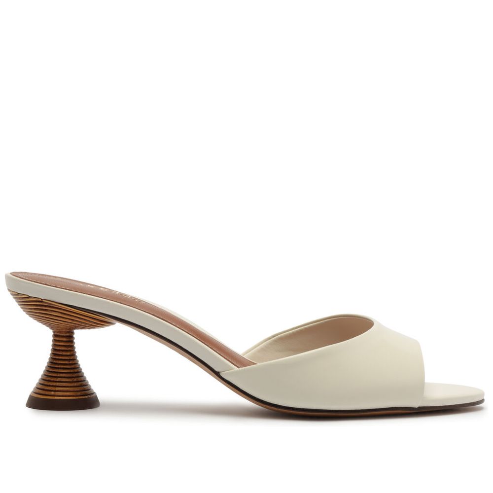 sandalia-arezzo-off-white-couro-salto-taca-cabedal-minimalista-1 sandalia-arezzo-off-white-couro-salto-taca-cabedal-minimalista-1